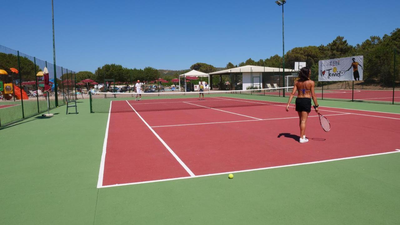 Club Esse Gallura อาเญ็นตู ภายนอก รูปภาพ