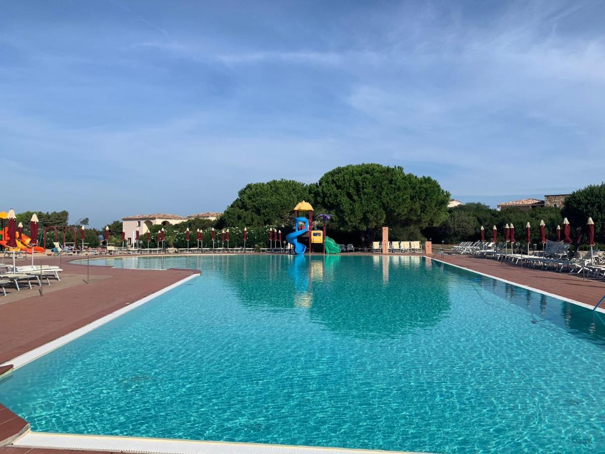 Club Esse Gallura อาเญ็นตู ภายนอก รูปภาพ