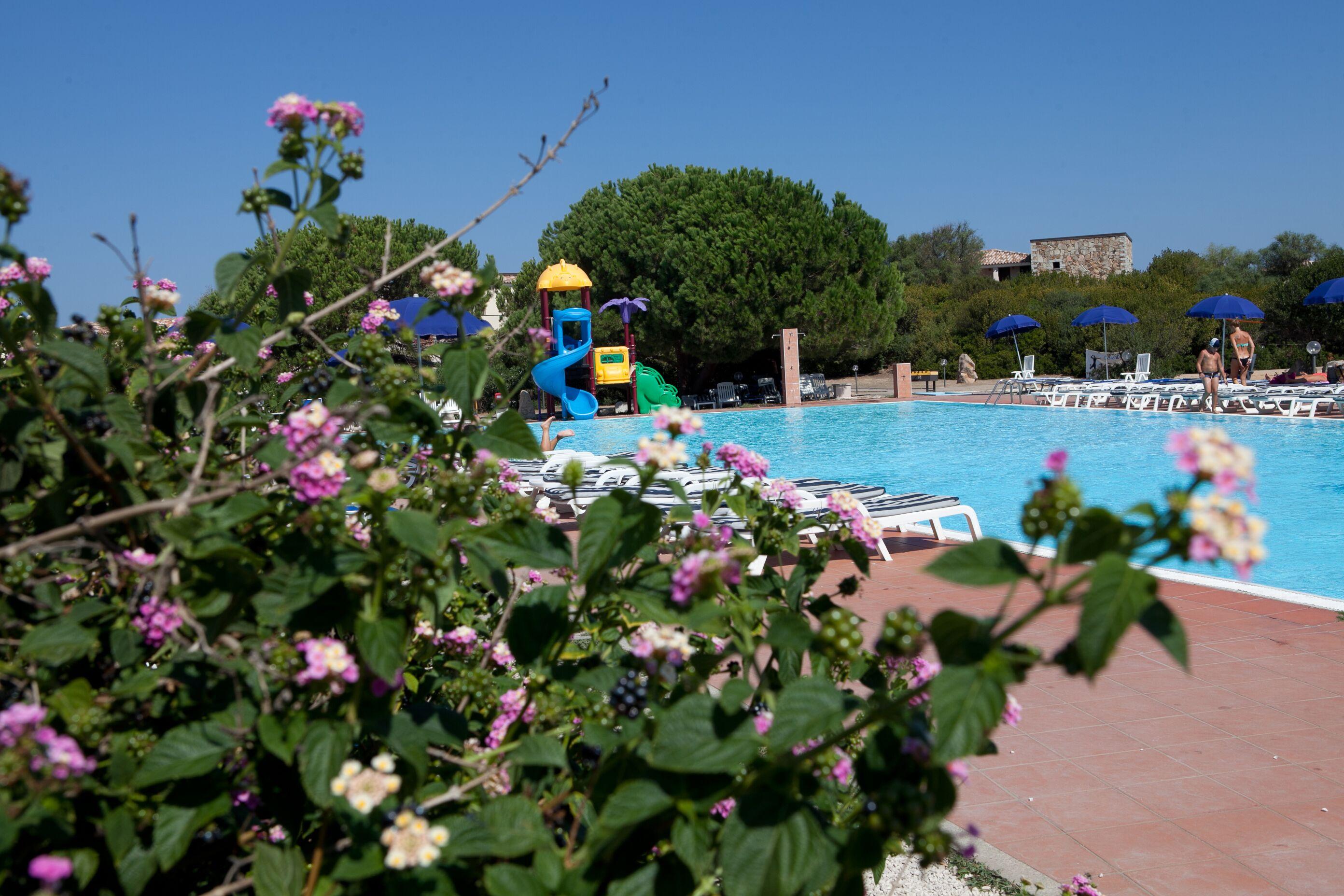 Club Esse Gallura อาเญ็นตู ภายนอก รูปภาพ