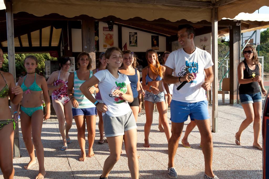 Club Esse Gallura อาเญ็นตู ภายนอก รูปภาพ