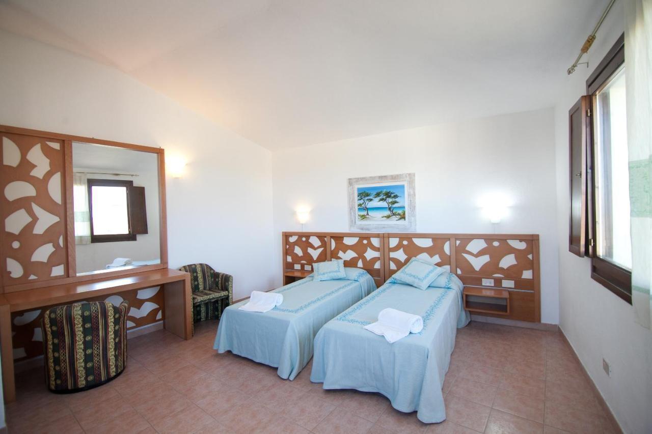 Club Esse Gallura อาเญ็นตู ภายนอก รูปภาพ