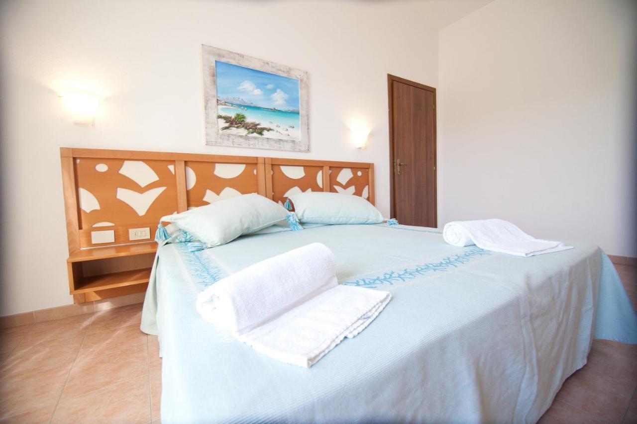 Club Esse Gallura อาเญ็นตู ภายนอก รูปภาพ